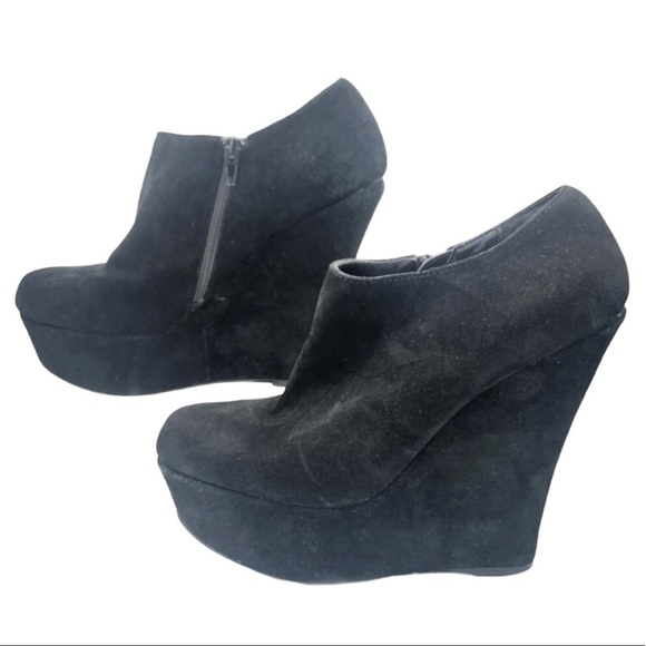Steve Madden Shoes - Steve Madden Black Suede Leather Wedge Size 8.5 M